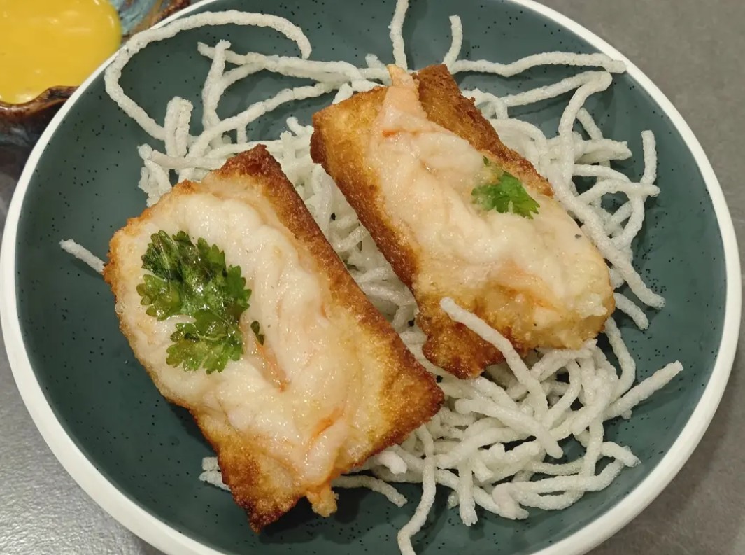 酥炸蝦腐皮卷
