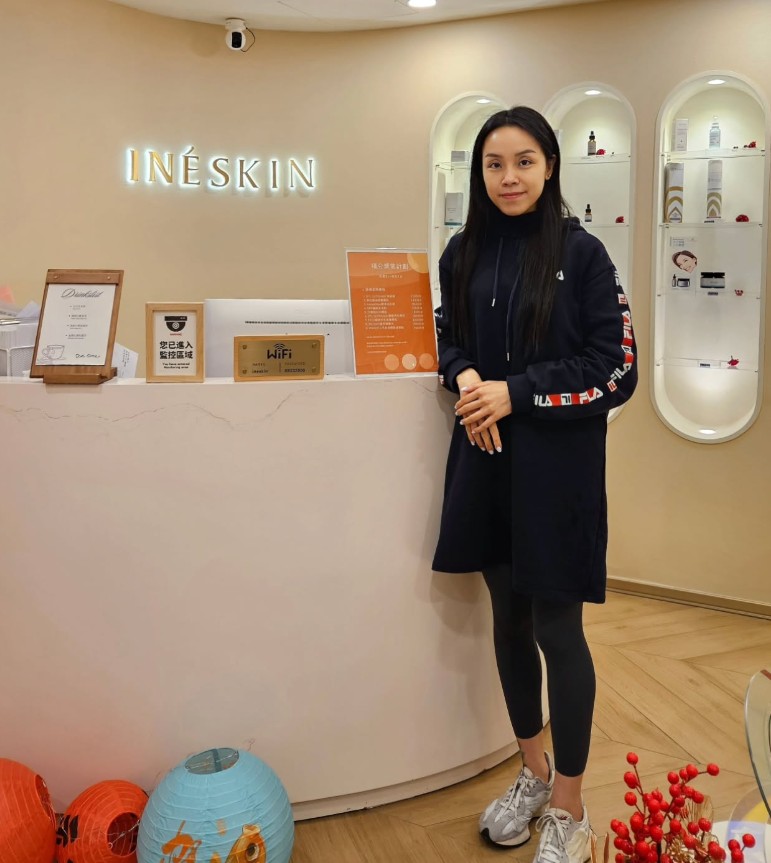 最近照鏡，兩邊虎紋越嚟越明顯