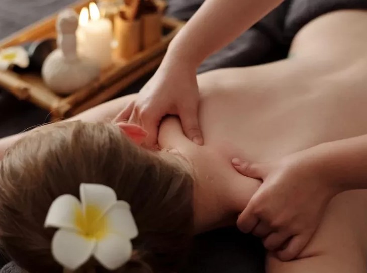 頭頸肩放鬆按摩