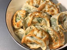 炸韮菜餃