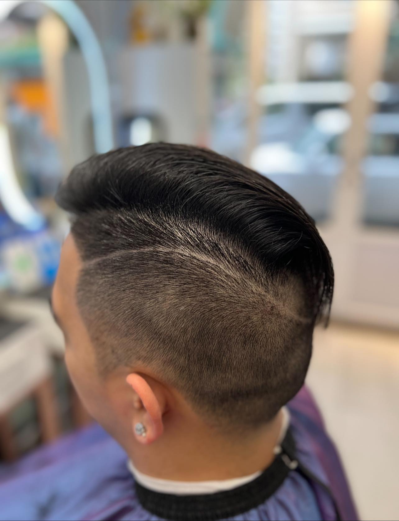 俐落漸層，重塑男性自信風采