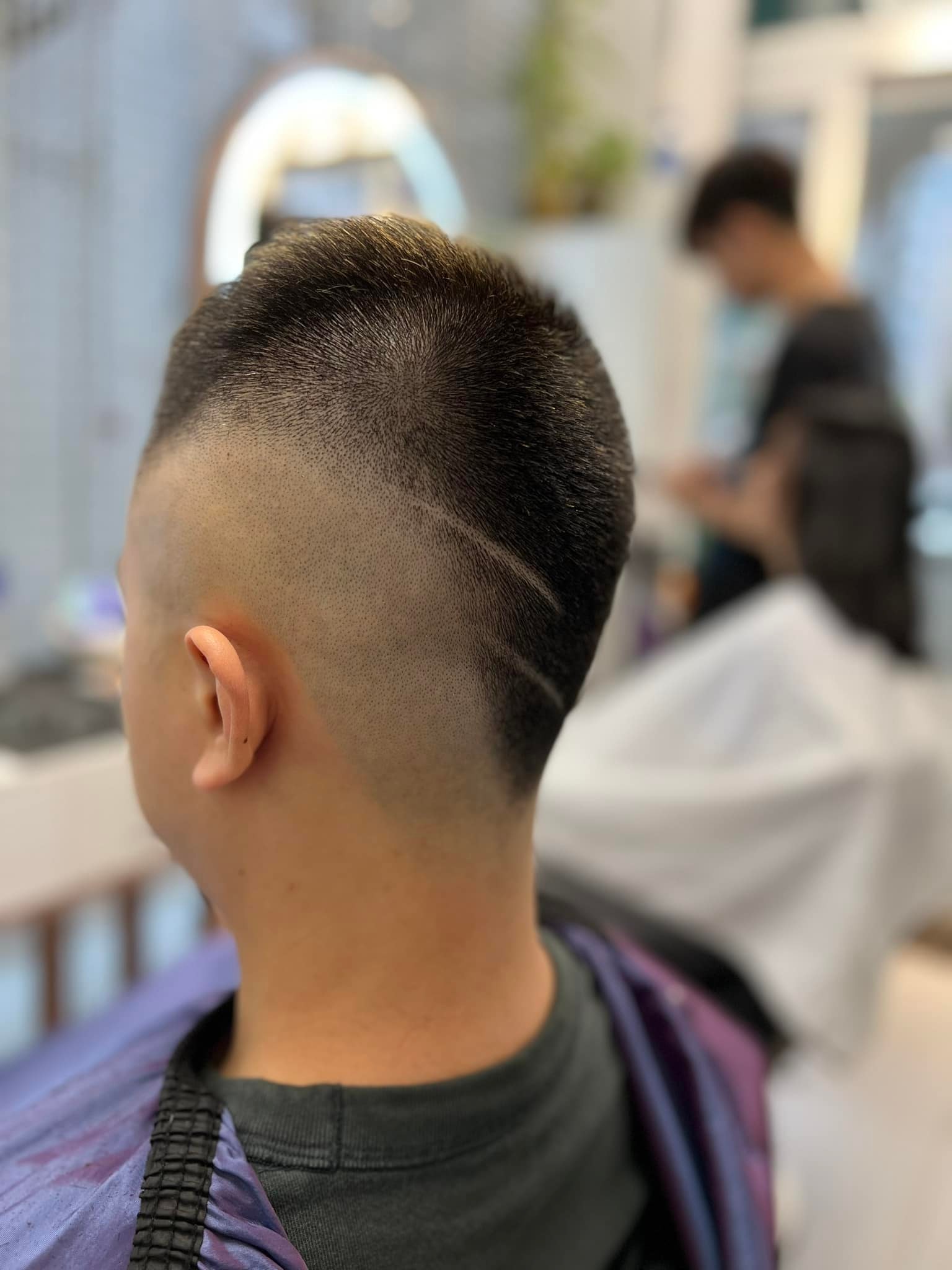 俐落漸層，重塑型格印記