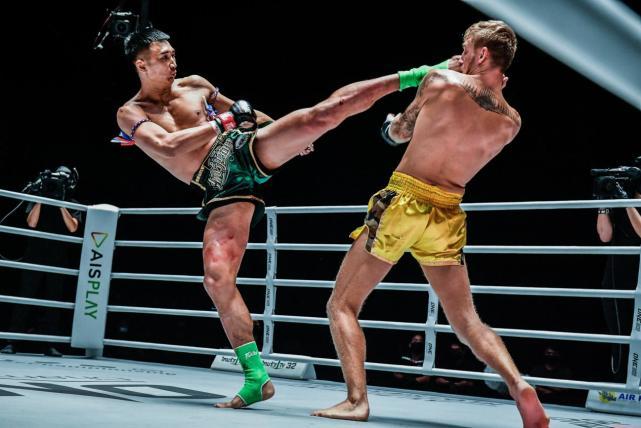 拳台對決，力與美的碰撞