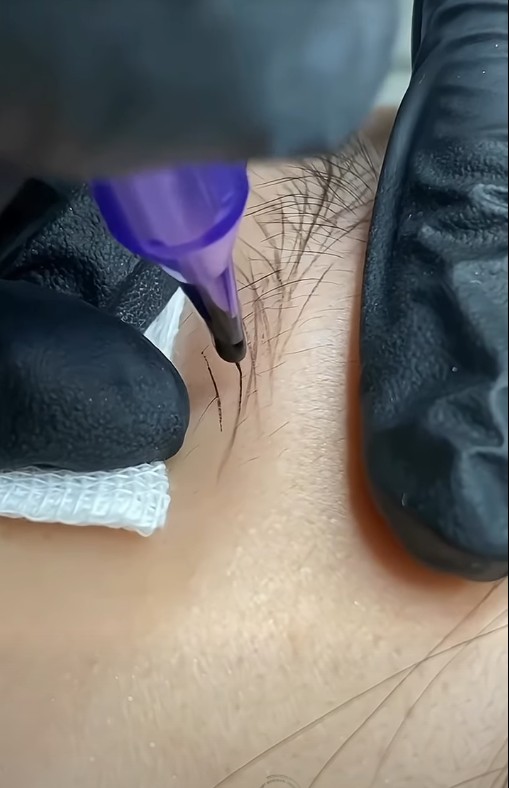 眉間藝術，精准落筆