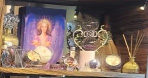 天使凝视着烛光