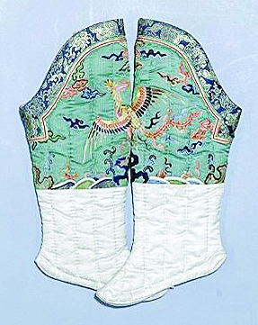 唐綾地寶花織錦襪