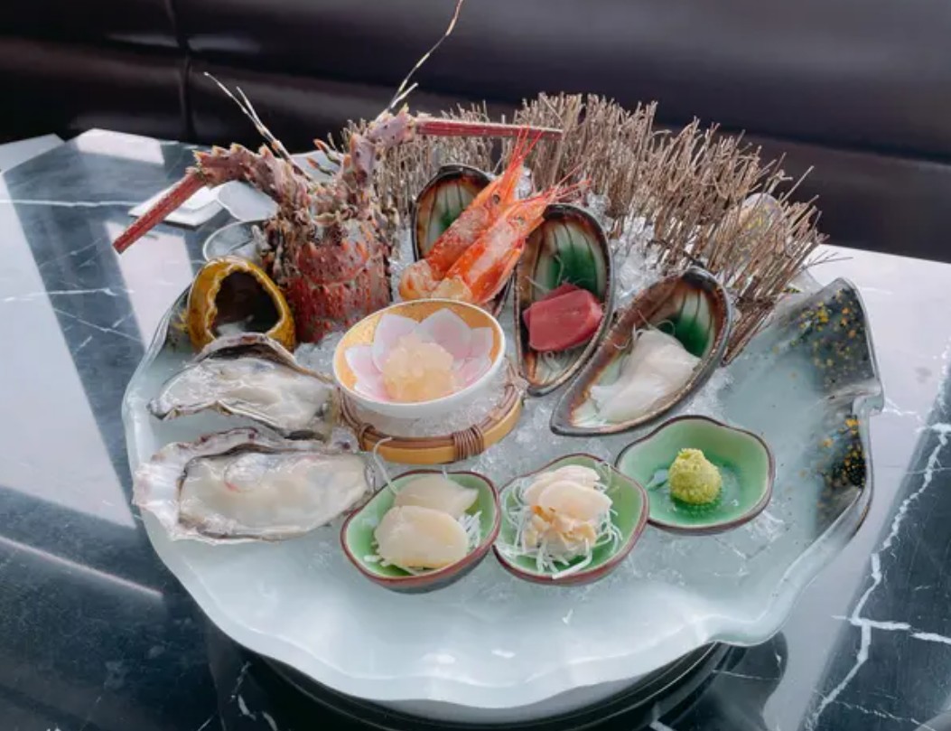 荷盤盛海，極致鮮薈盛宴