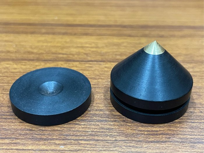 機架與避震腳錐​