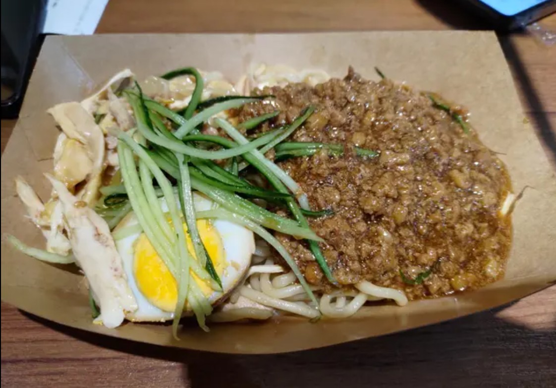手撕雞肉燥拌麵