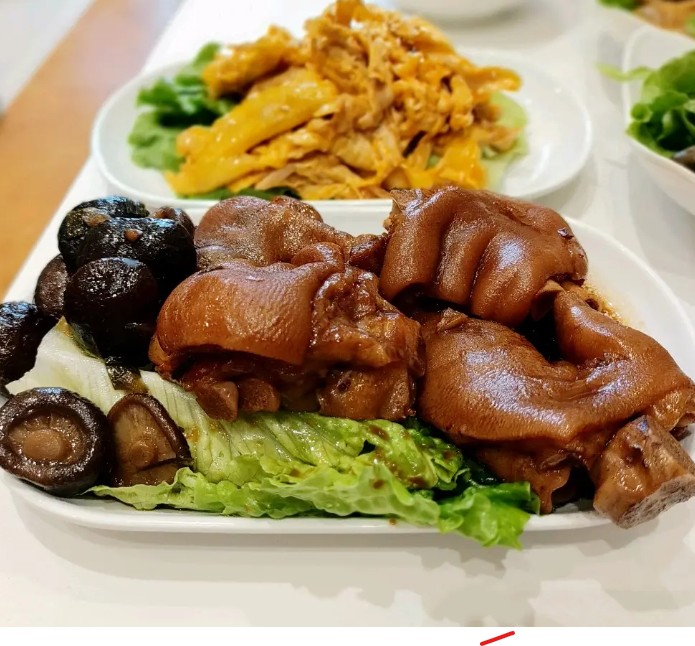 濃香冬蘑炆豬手