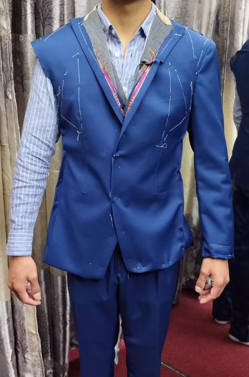SUIT