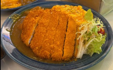 咖喱吉列雞扒蛋包飯