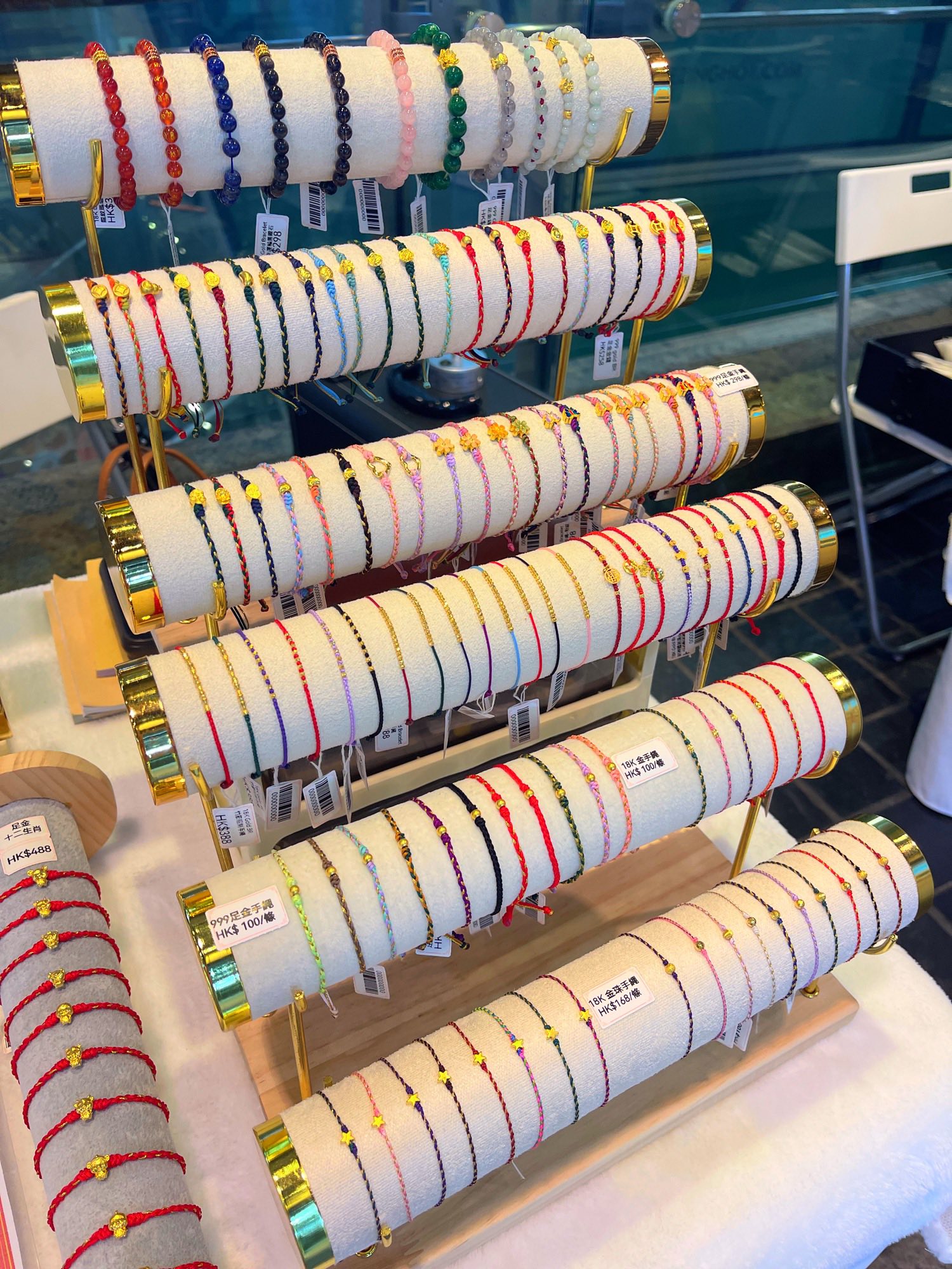 缤纷手链墙｜百元内收藏18K金珠手链，轻松搭配每日风格