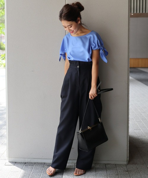藍色女性襯衫+打摺褲子