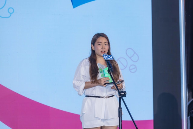 BEAUSTAY創辦人Ricci於台上分享獲獎感受。